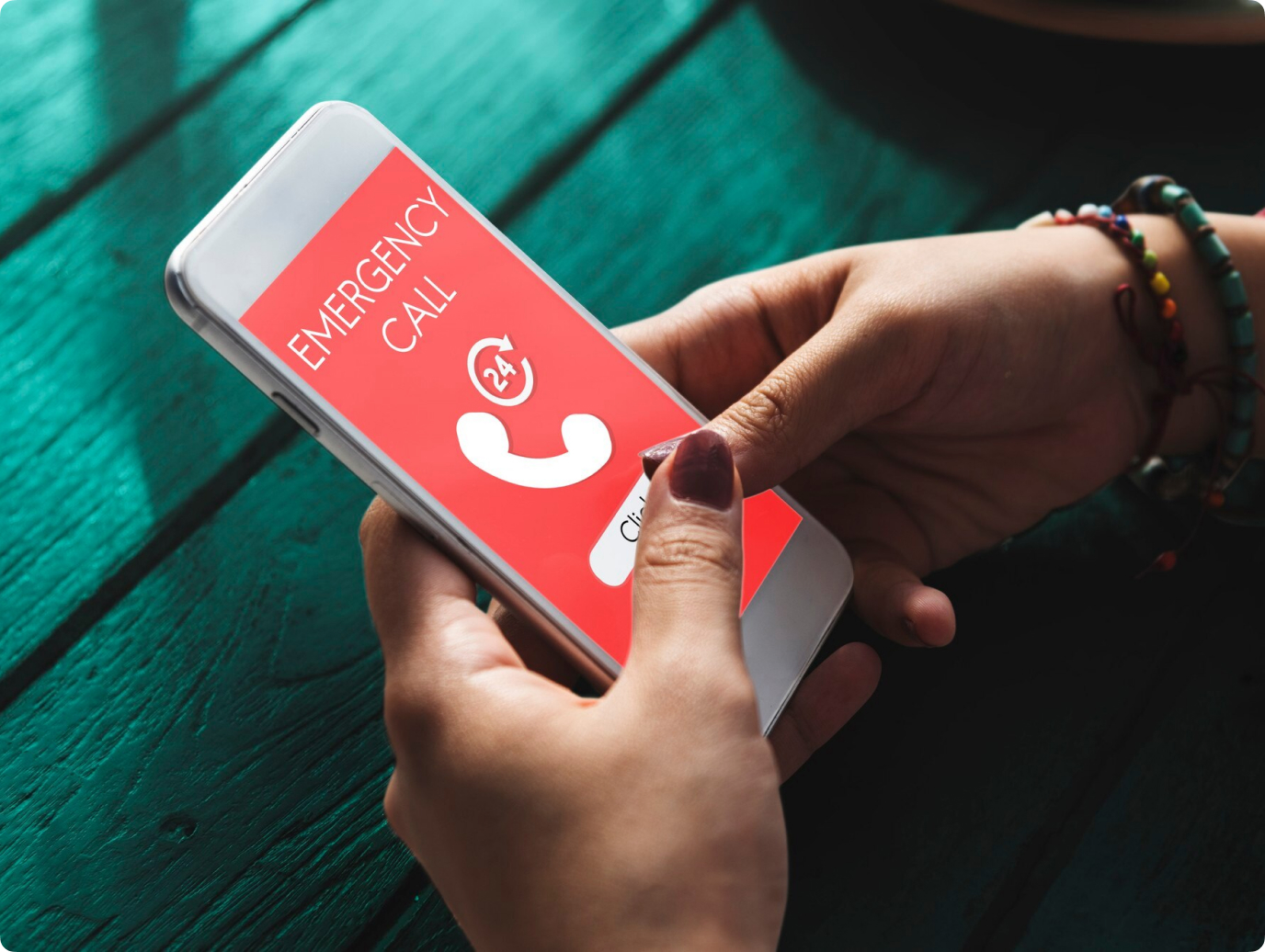 Emergency notification system operator monitoring alerts